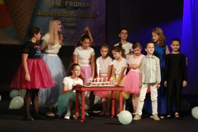 Музикален албум, видео клип и концерт за 10 години от създаването на Вокална академия "Каварна" - Изображение 7